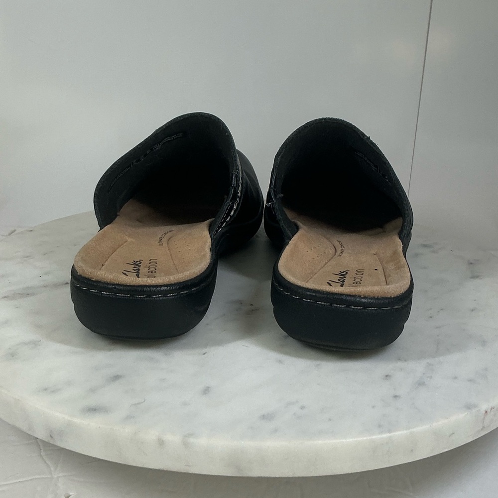 Clarks Women's Size 8.5 Black Leather Mule Slip On Shoe - Picture 6 of 14
